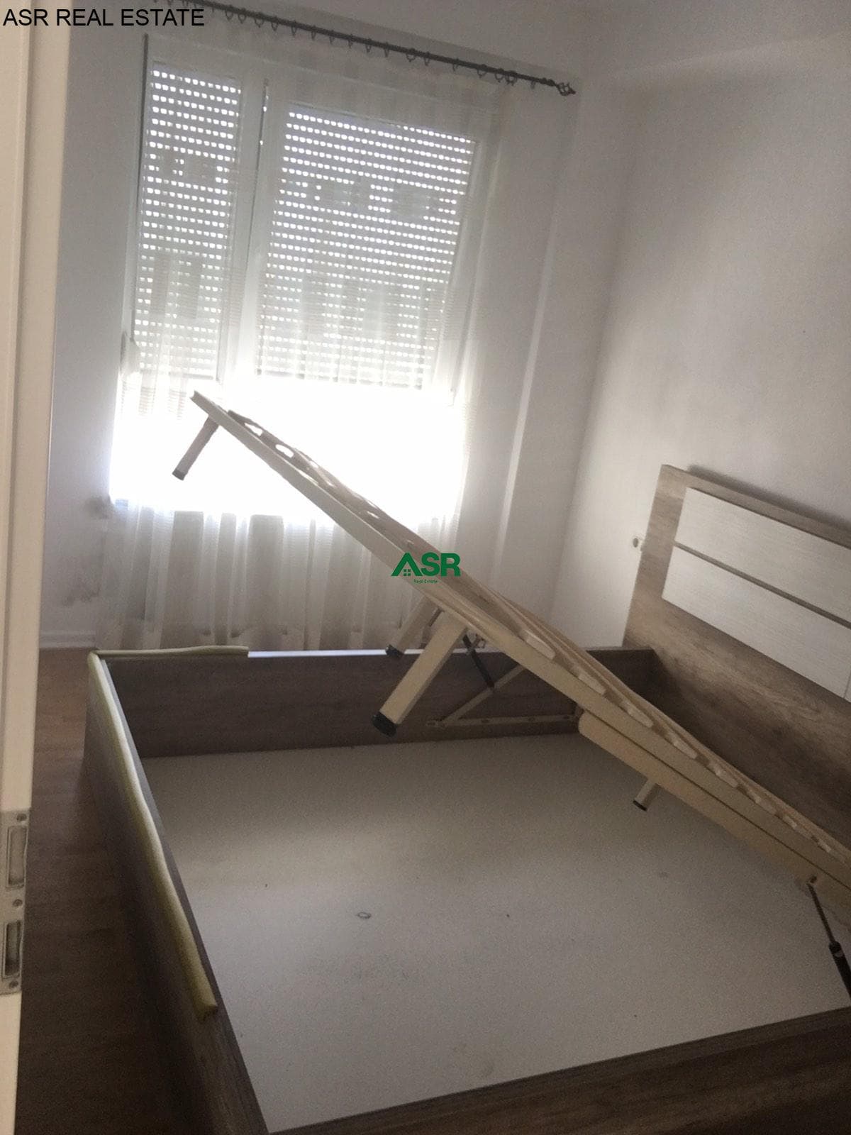 Lëshohet banesa me qira në lagjen Mati 1 4