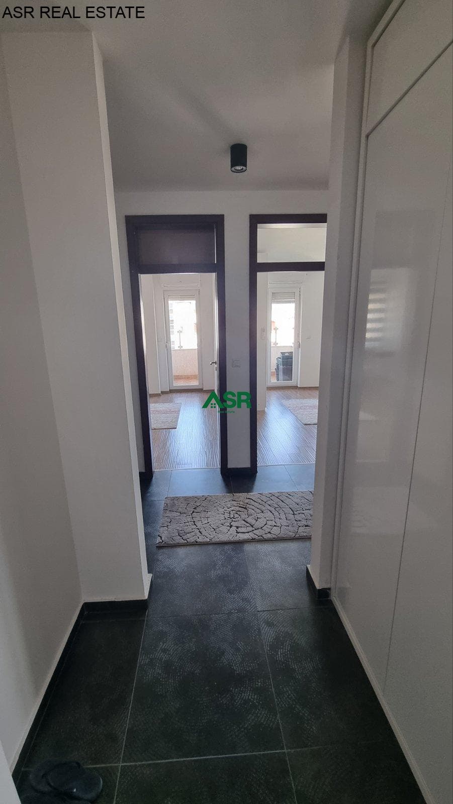 Lëshohet banesa Penthouse me qira në lagjën Arberia 4