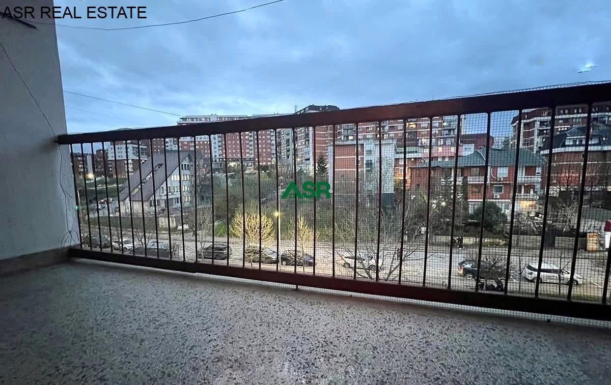 Banesë 90m2 me qira në lagjen bregu i diellit 3