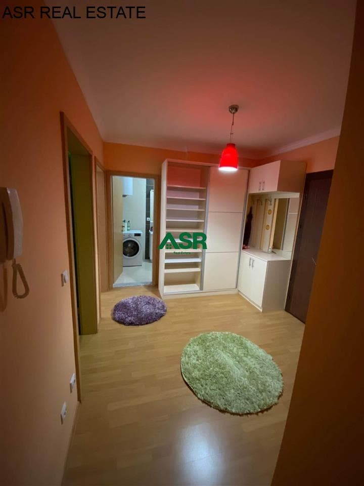 Lëshohet banesa me qera në lagjën Mat 1 2