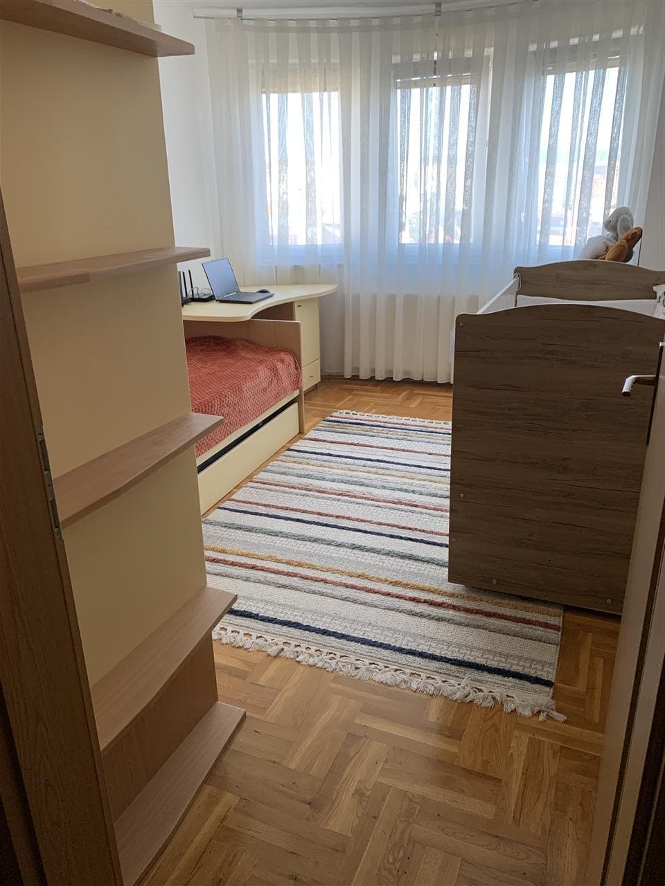 Banesë 76m2 me qira në lagjen bregu i diellit 2