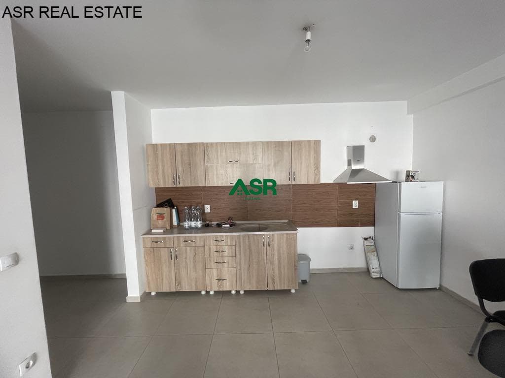 Banesë/zyre 96 m2 m2 me qira në rr.C 2