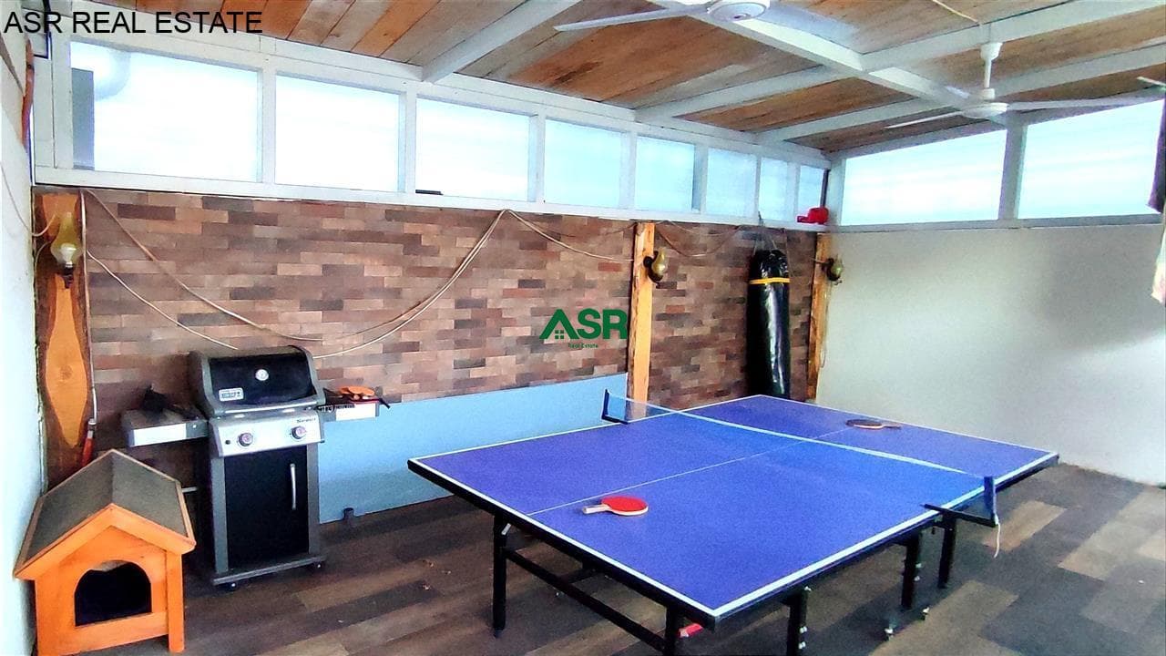 Shitet shtëpia luksoze me 5.1 ari në hyrje të Hajvalisë 4