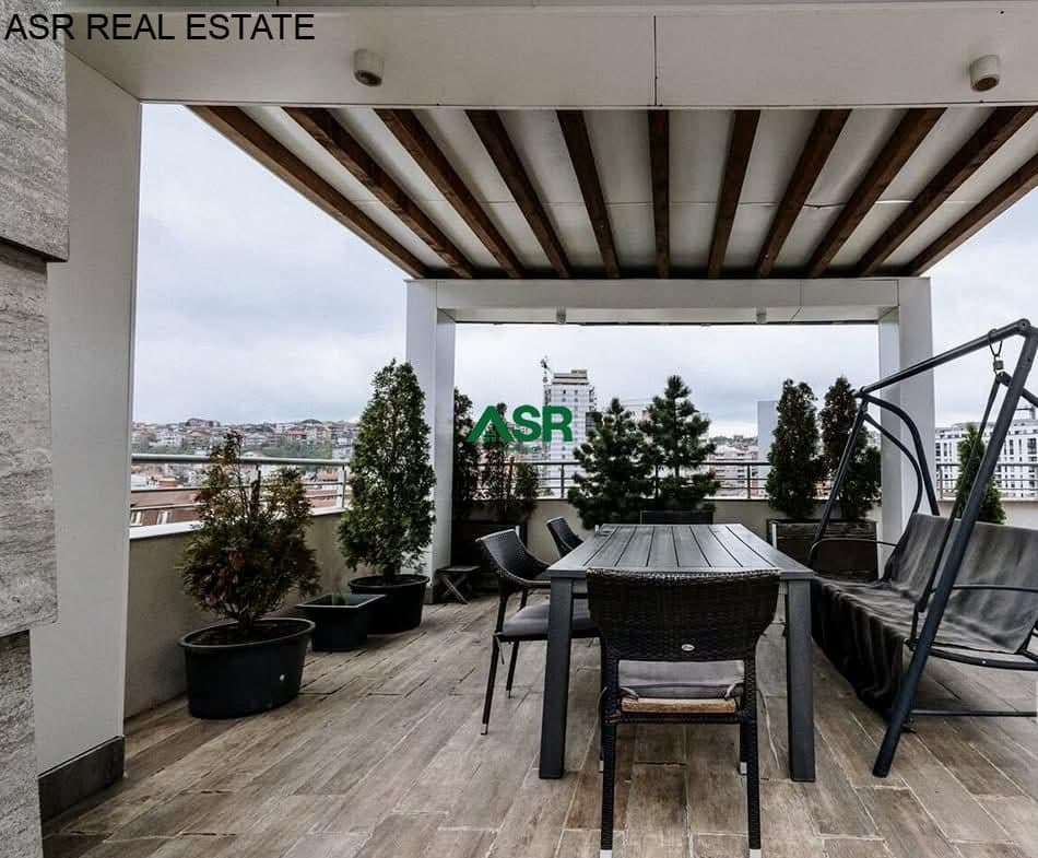 Ofrohet per SHITJE penthouse ne lagjen Tophane