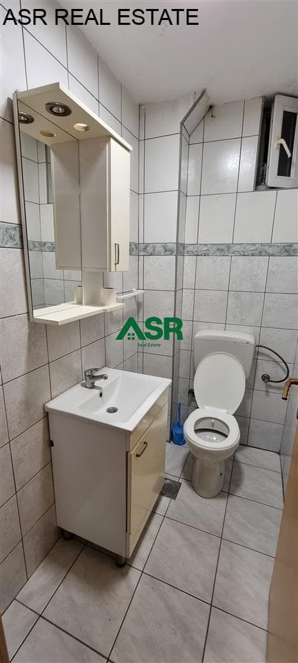 Lëshohet banesa me qira te Shkolla Teknike, Rr Haxhi Zeka 3