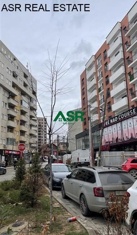 Ofrohet banesa me qira në lagjen e spitalit, rr.Muharrem Fejza 3