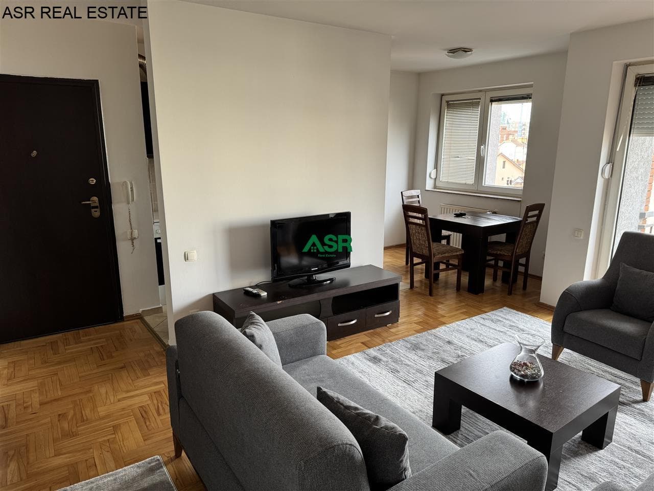 Banesë 65m2 me qira në Emshir