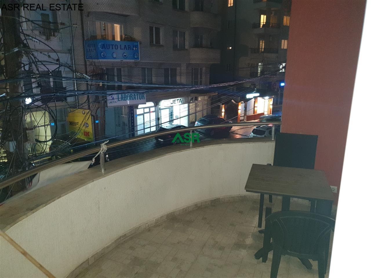 Lëshohet banesa me qira në lagjën bregu i diellit 3
