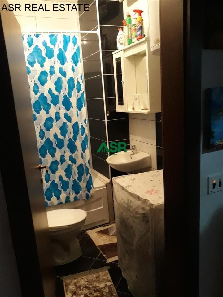 Lëshohet banesa me qira ne Emshir 4