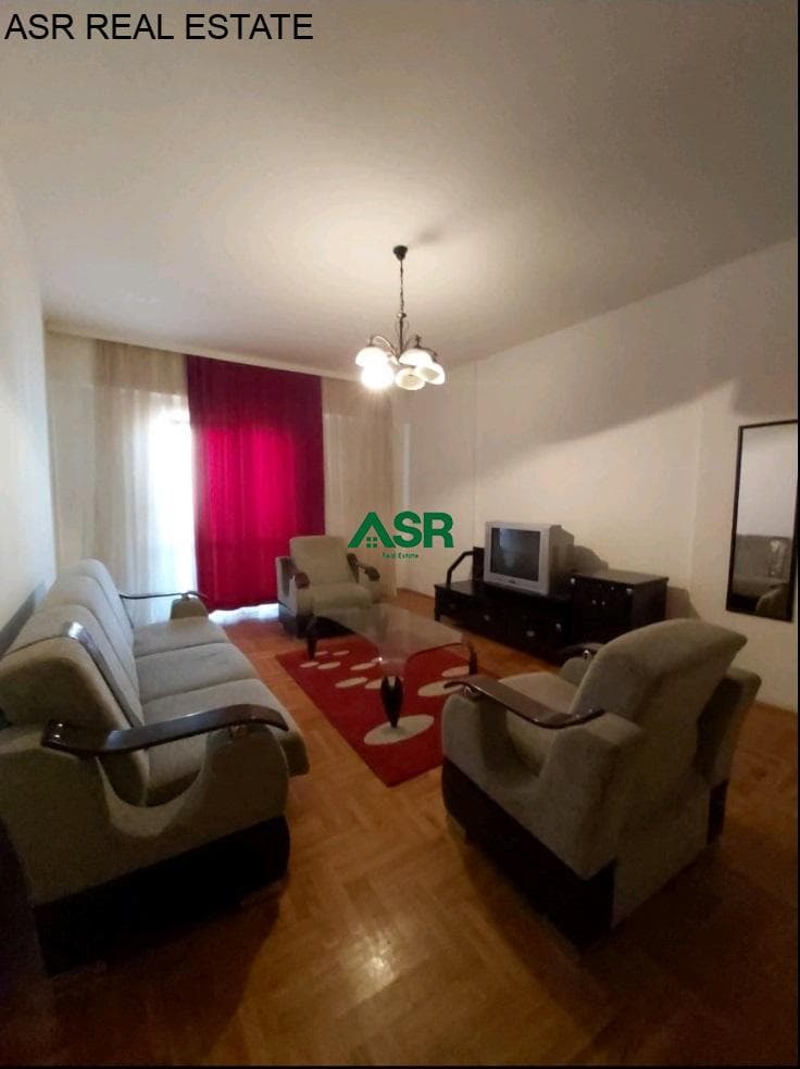 Lëshohet banesa me qira në lagjën Kalabria (Emshir) 3