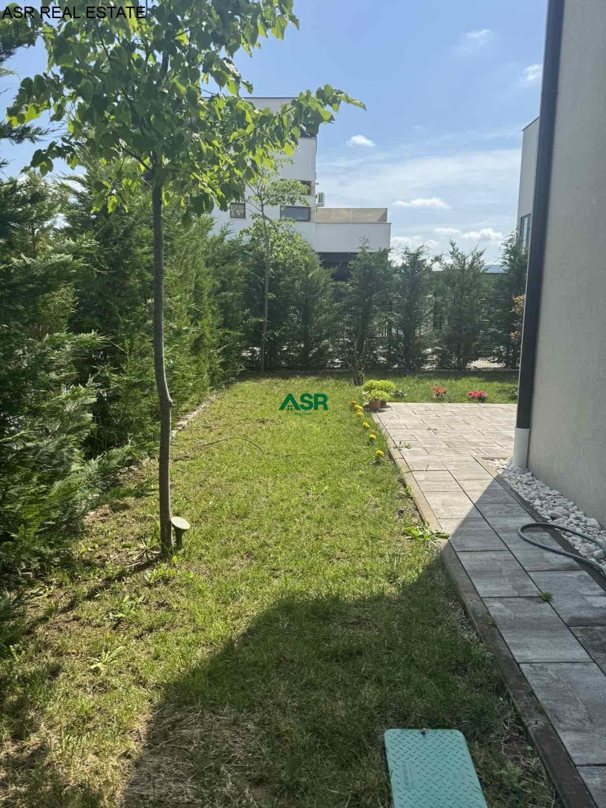 ID4354 Ofrohet SHTEPIA per SHITJE ne Bernice