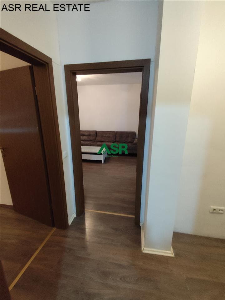 Banesë 667m2 me qira në rr.B