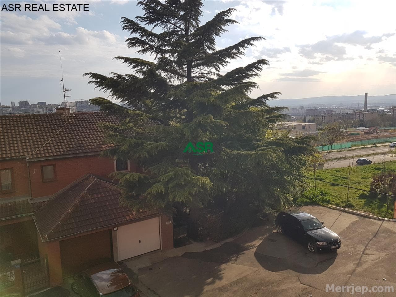 Lëshohet banesa me qira në lagjën Bregu i diellit 3