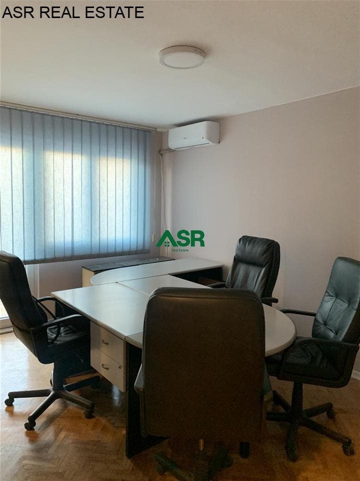 Zyre 70m2 me qira në qender 2