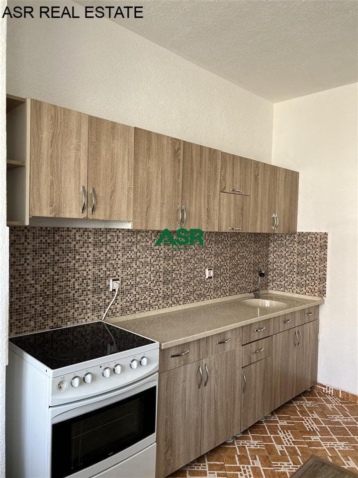 Banesë 90m2 me qira në rr.Muharrem Fejza
