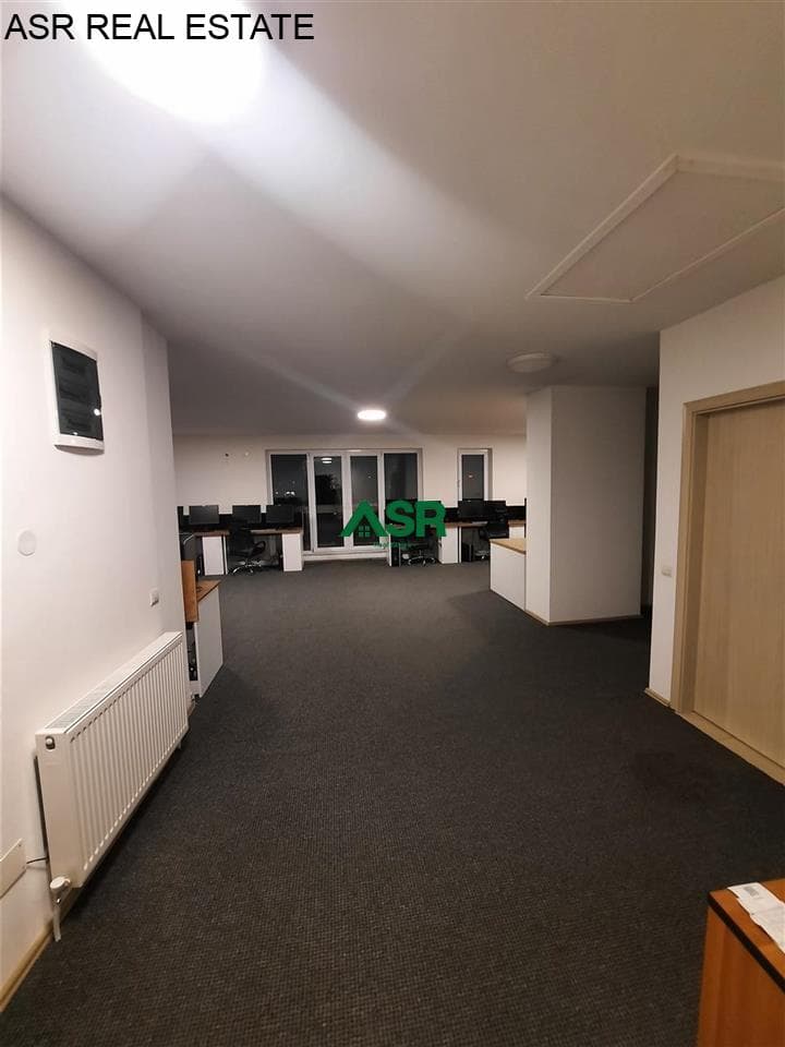Lëshohet banesa me qira per zyre ne lagjen Tophane