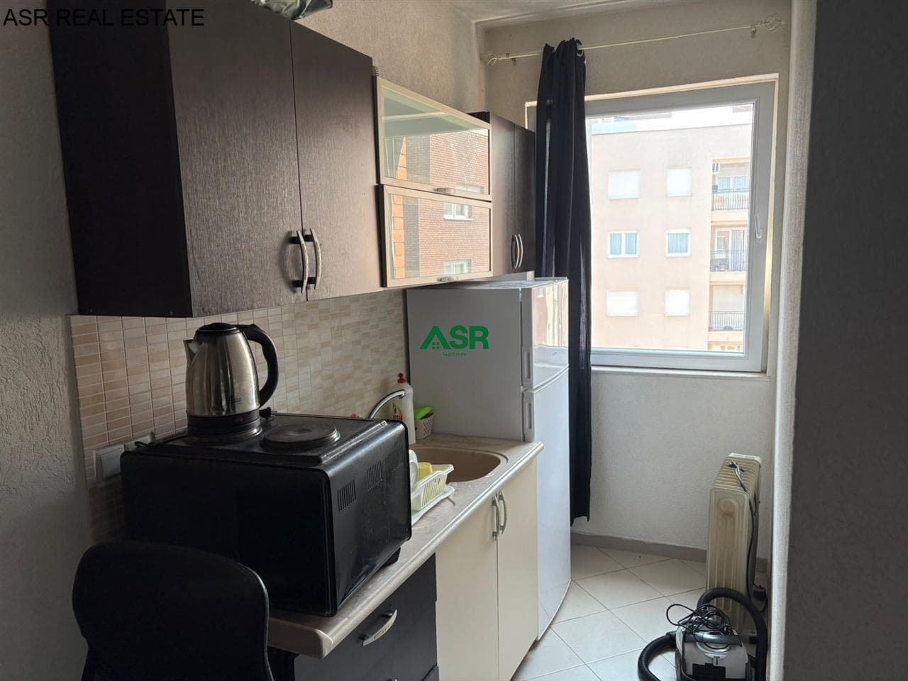 Banesë 50m2 me qira në rrugen Muharrem Fejza te shkolla Pavarsia 2