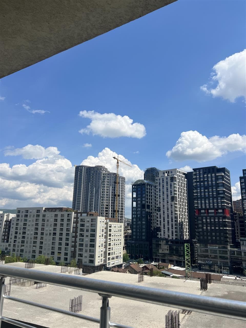 Banesë 65m2 me qira në lagjen Arberia 4