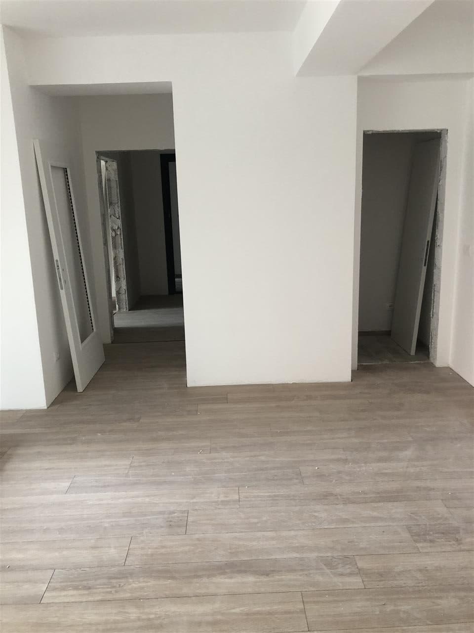 Lëshohet banesa me qira per veprimtari biznesore në lagjën Breg Diellit 4