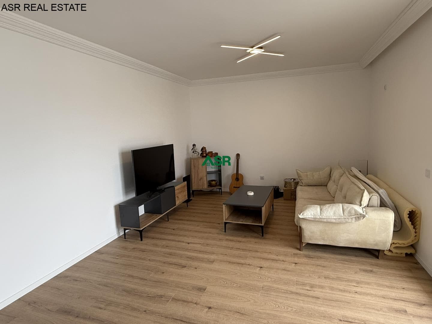 Ofrohet per SHITJE banesa (penthouse) në Lagjen Arberia