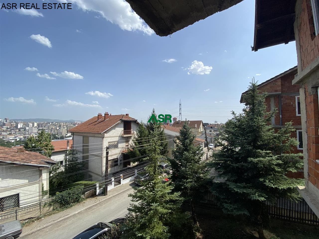 Shitet shtepia ne lagjen Arberia 4