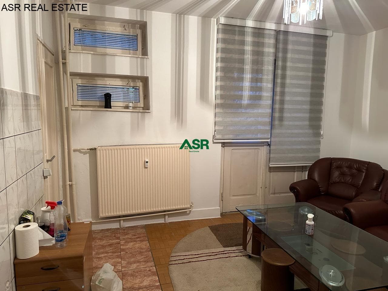 Lëshohet zyre me qira në lagjen Qender ne sheshin Nëna Terezë 4