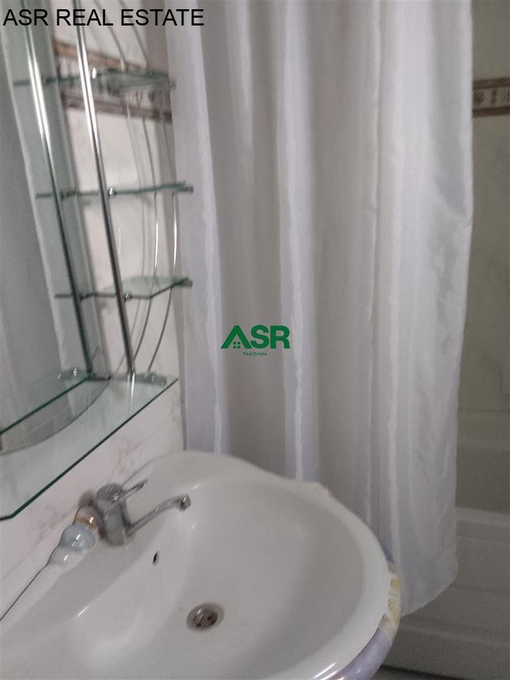 Lëshohet shtepia me qira në lagjën Emshir 4