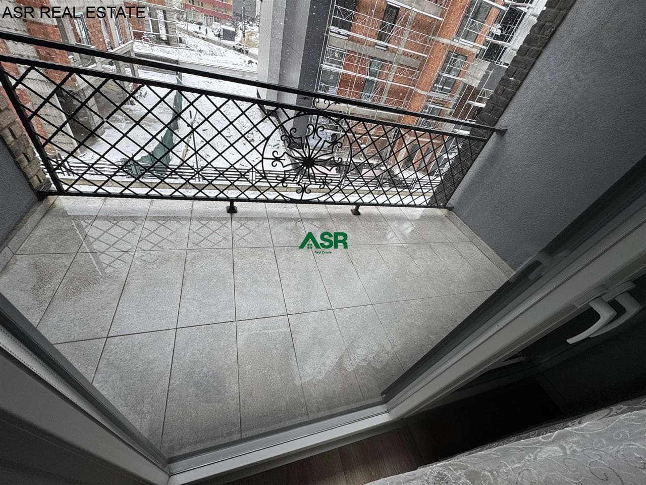 Banesë 95m2 me qira në lagjen Arberia 4