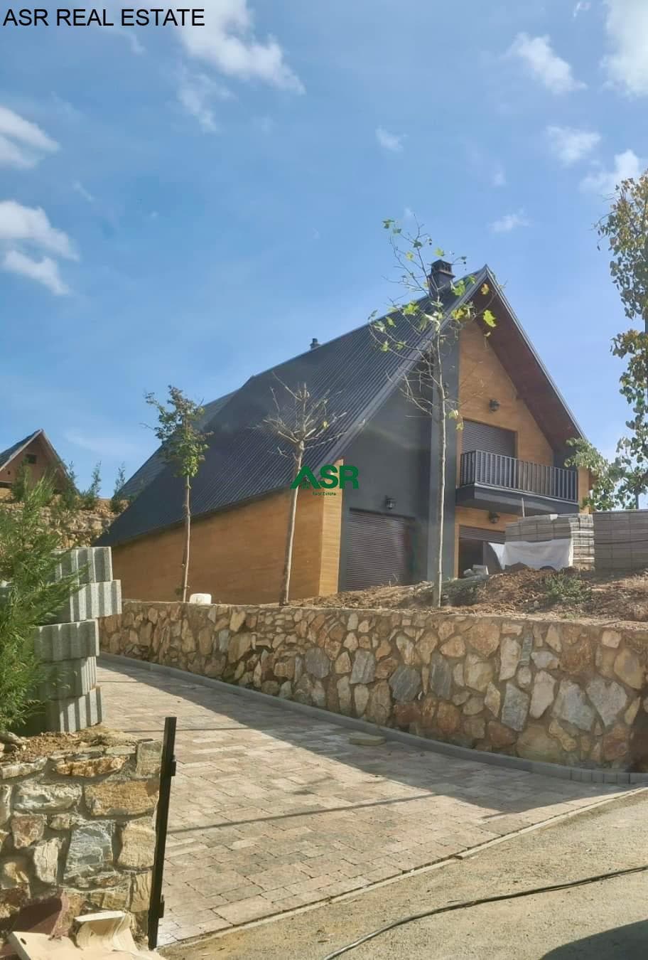 Ofrohen per #shitje dy Villa ne Novobërde “Artane”