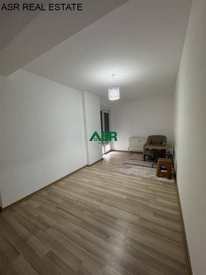 Banesë 100m2 me qira në rr.Muharrem Fejza 4