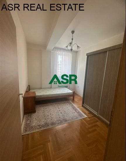 Lëshohet banesa me qira në lagjen Arberi 3