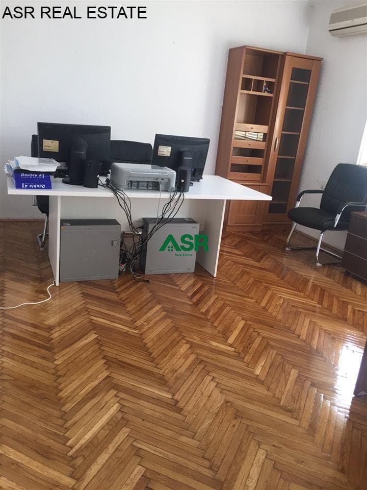 Lëshohet banesa me qira në qender te Prishtines per afarizem 4