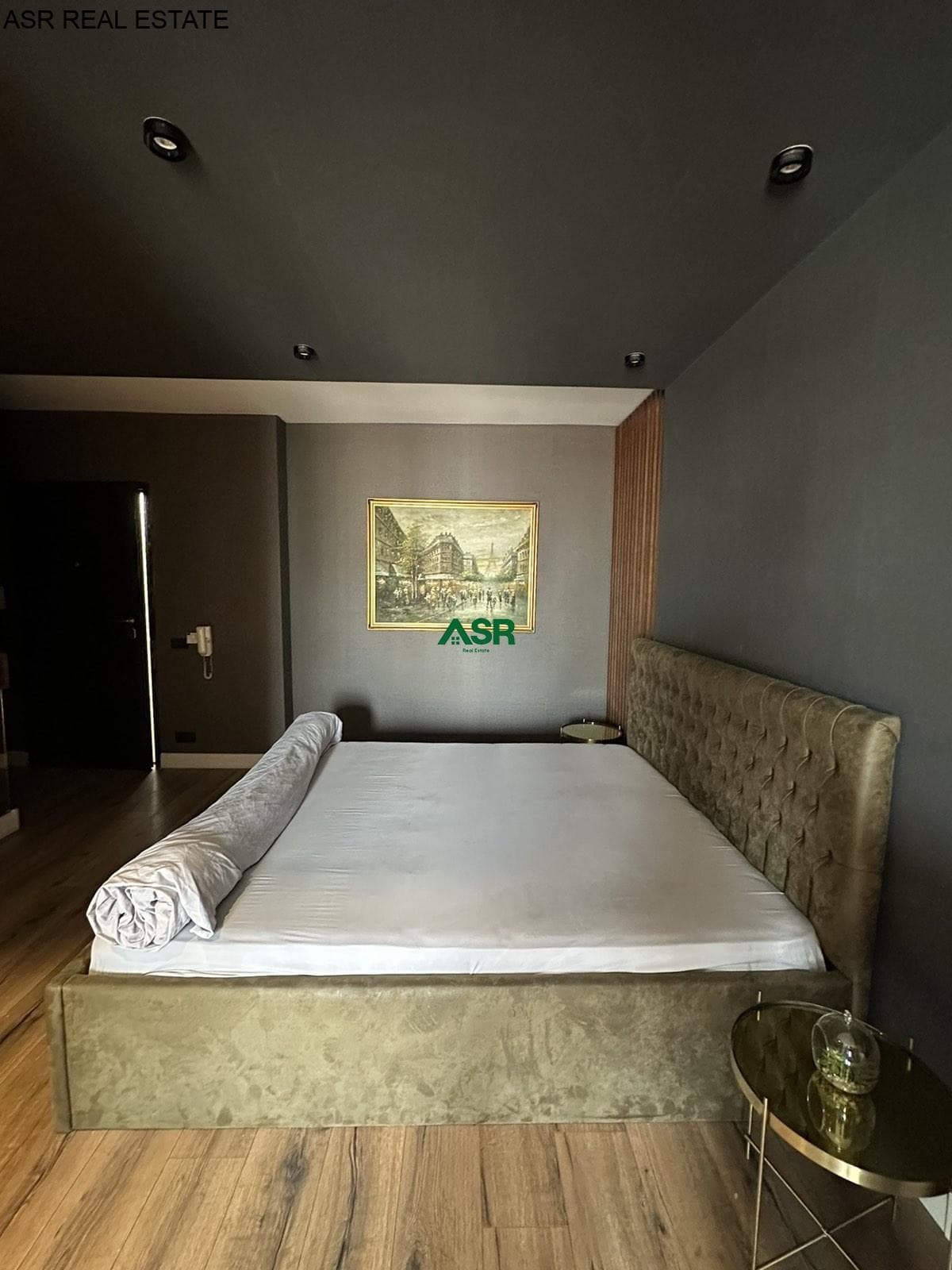 Ofrohet banesa studio me qira në lagjen Qafa, 4