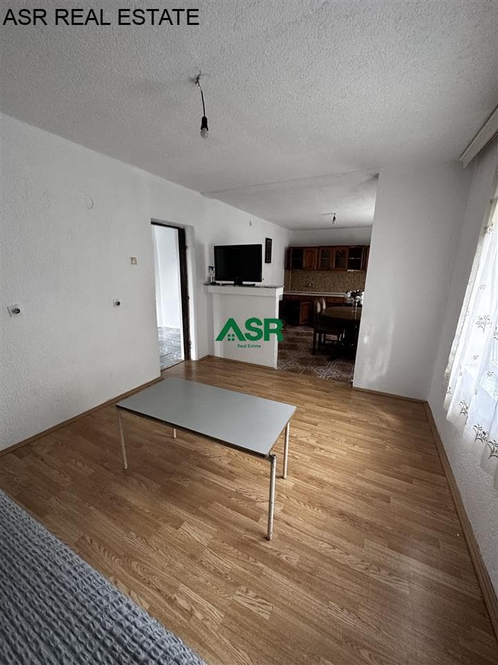 Lëshohet shtepia me qira në lagjën emshir 4