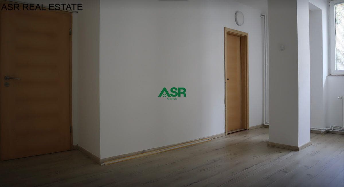 Banesë/Zyre 72m2 me qira në Qendër të Prishtinës, Rr. Rexhep Luci 4
