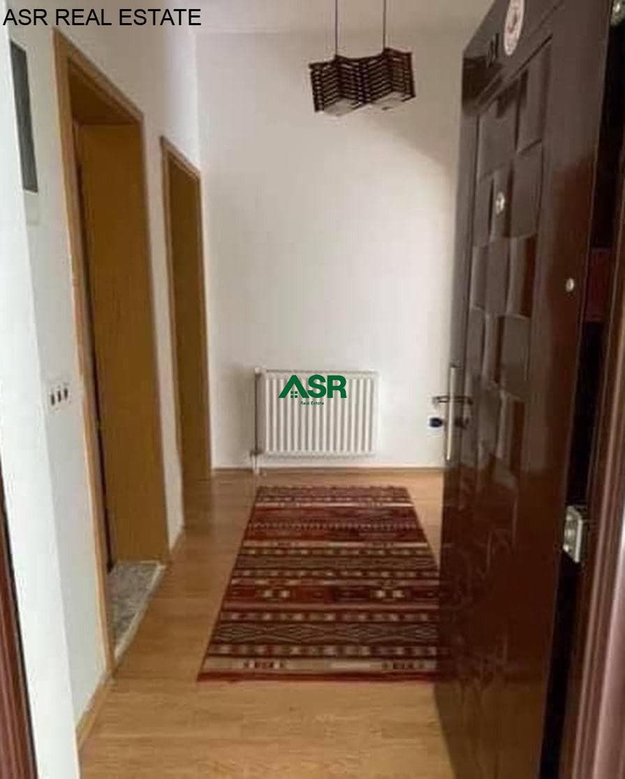 Lëshohet banesa me qera në lagjën Mat 1 3