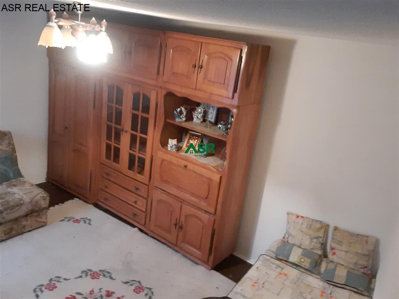Lëshohet shtepia me qira afer qendres