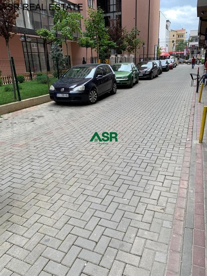 Lëshohet banesa me qera në Fushë Kosovë 4