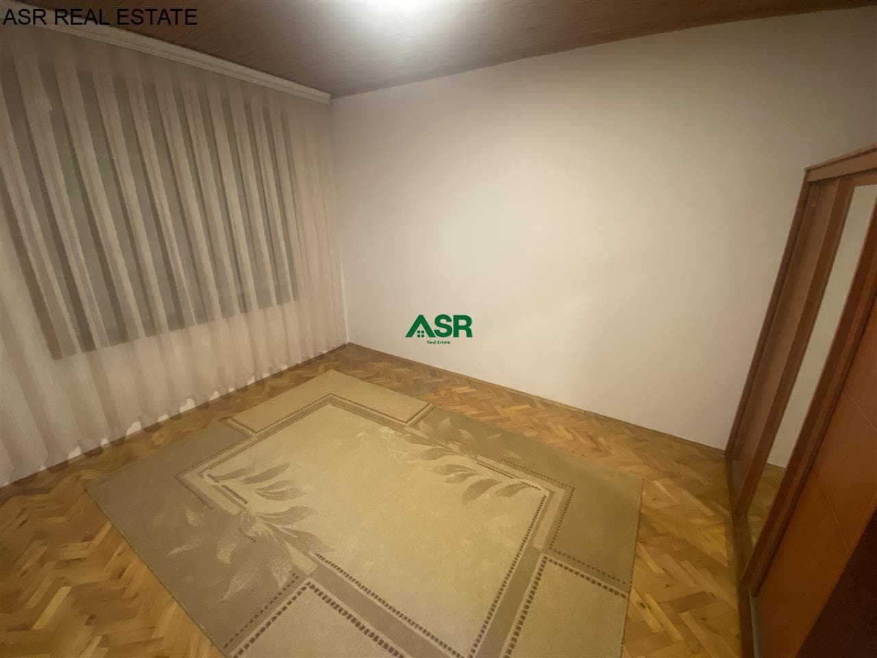 Lëshohet shtepia me qira në lagjën Emshir 3