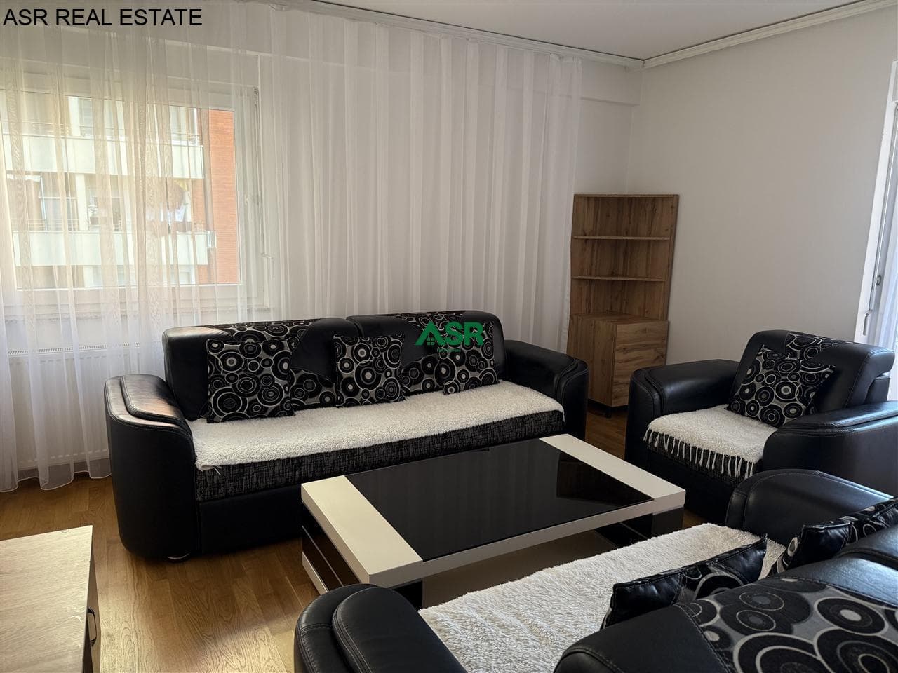 Banesë 90m2 me qira në lagjen bregu i diellit