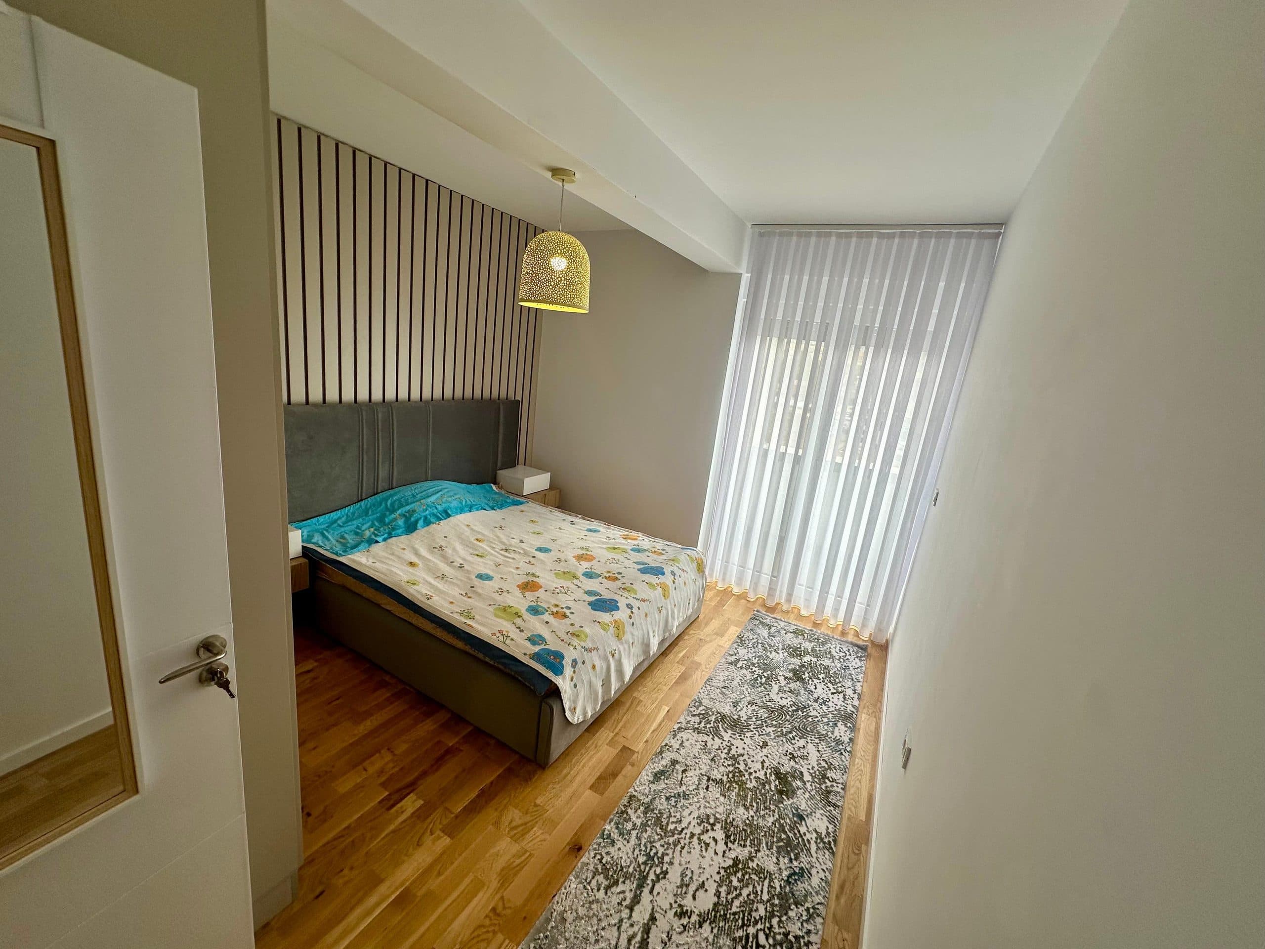 Banesë 80m2 me qira në rr.B