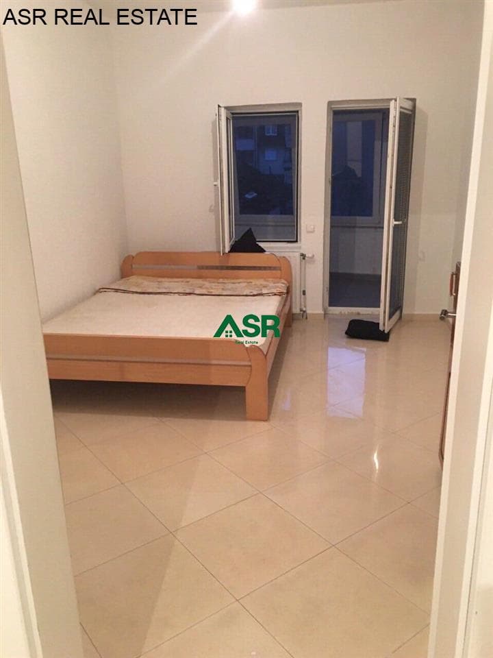 Lëshohet banesa me qera në lagjën Rruges per Germi, 3