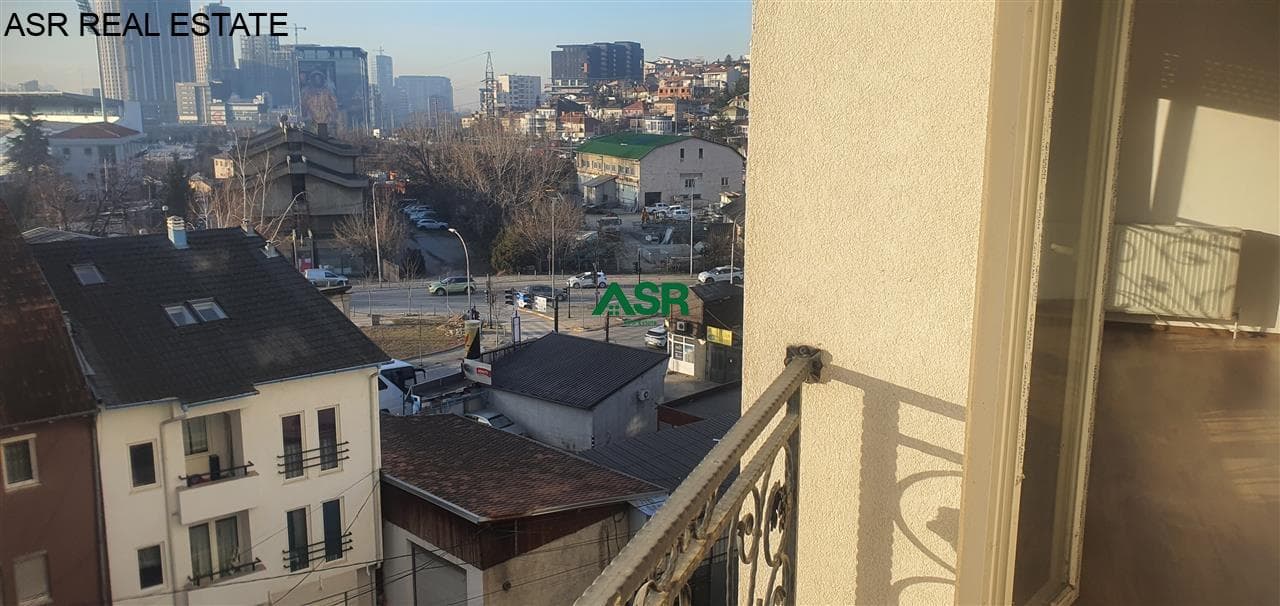 Lëshohet banesa me qira në lagjen Qafa 2