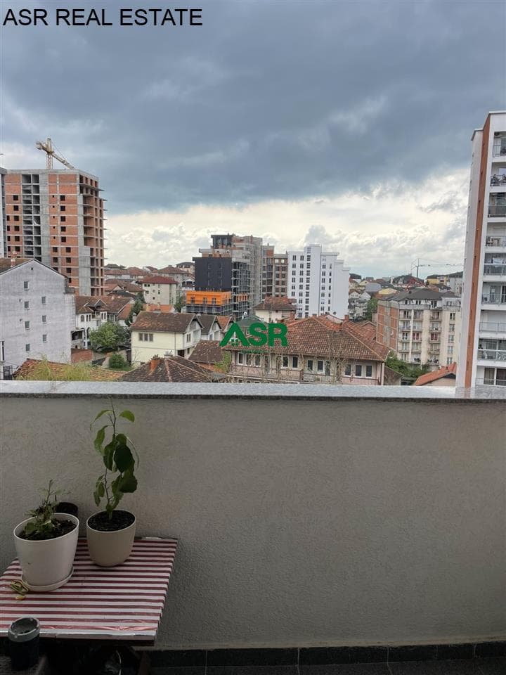 Banesë 80m2 me qira në lagjen e muhaxhereve 2