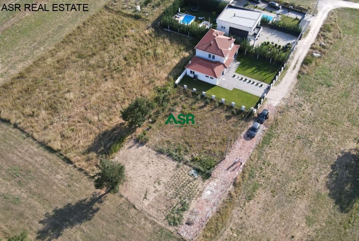 Ofrohet Truall per SHITJE në Bernice e eperme 4