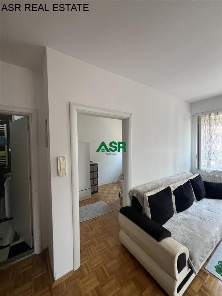 Ofrohet banesa me qira në lagjen Mati 1 3