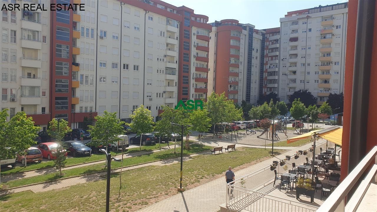 Banesë – Zyre me qira në rr.C 2