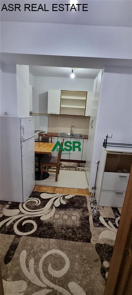 Lëshohet banesa me qira në lagjën Qender, rr,Tringe Smajli 2