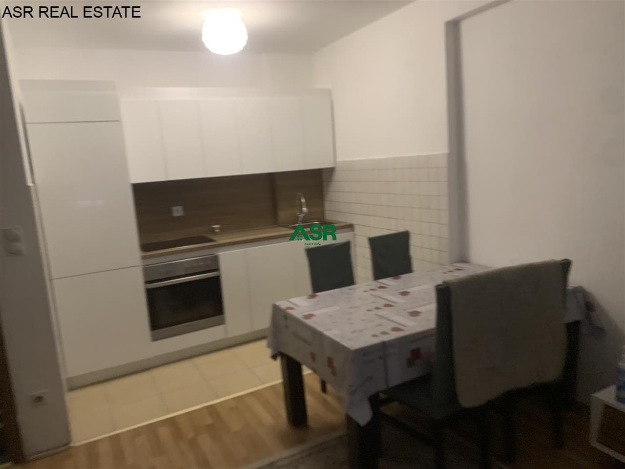 Ofrohet banesa me qira në rrugen Dardania ne Fushe Kosove, 2
