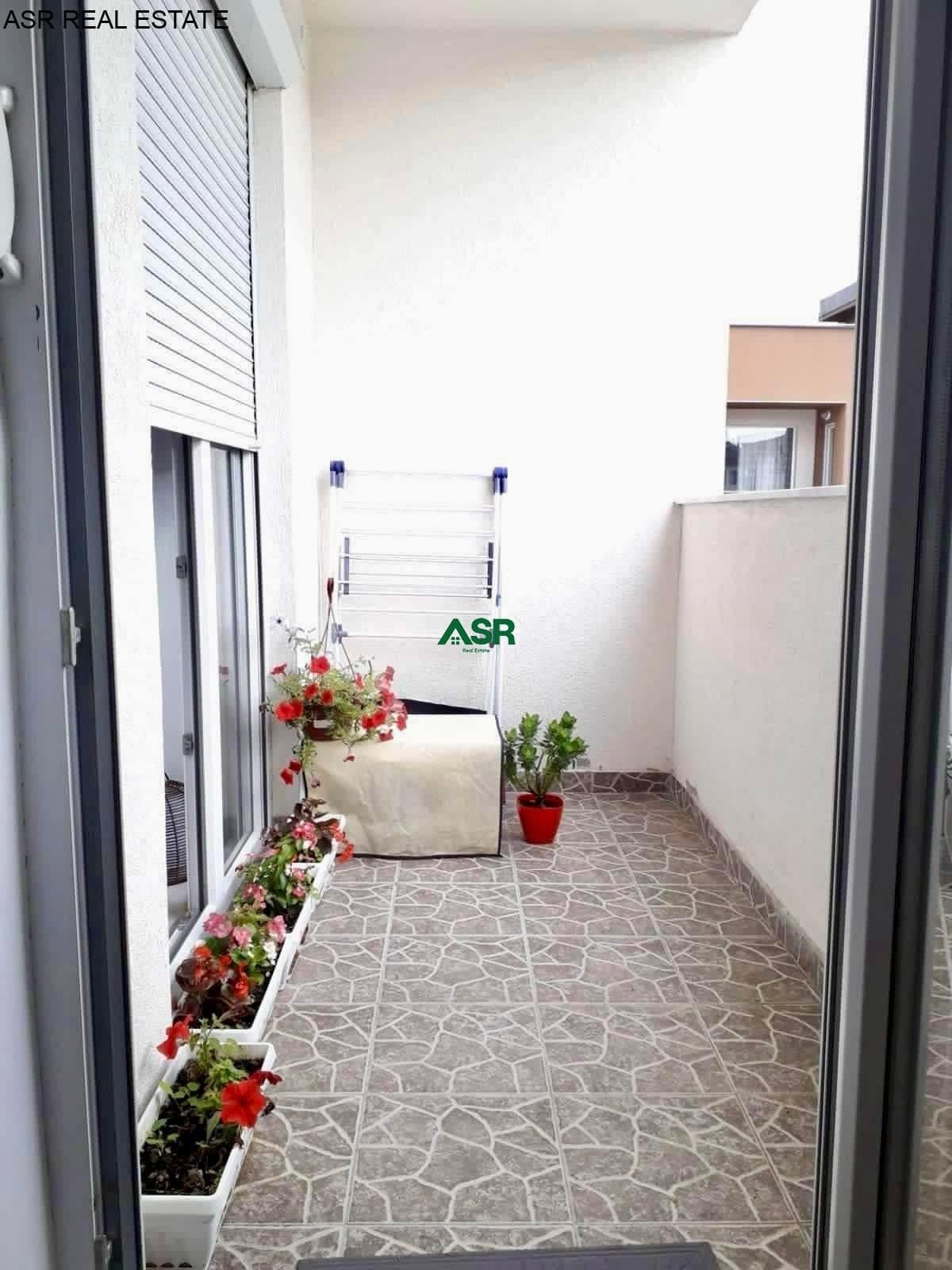 Ofrohet per shitje banesa ne Fushë Kosovë me flete poseduese